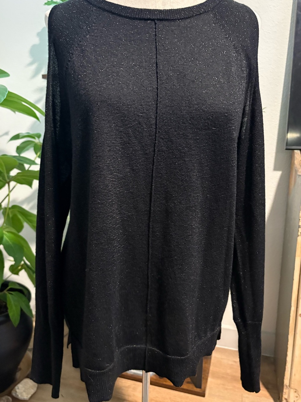 Gianni Bini Black Metallic Sparkle Lightweight Knit Sweater EUC